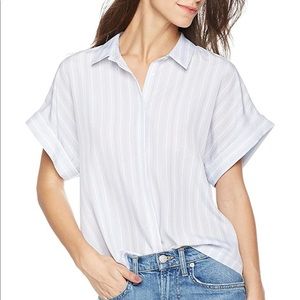 3/$15 🙌🏼 Striped Button Down essential